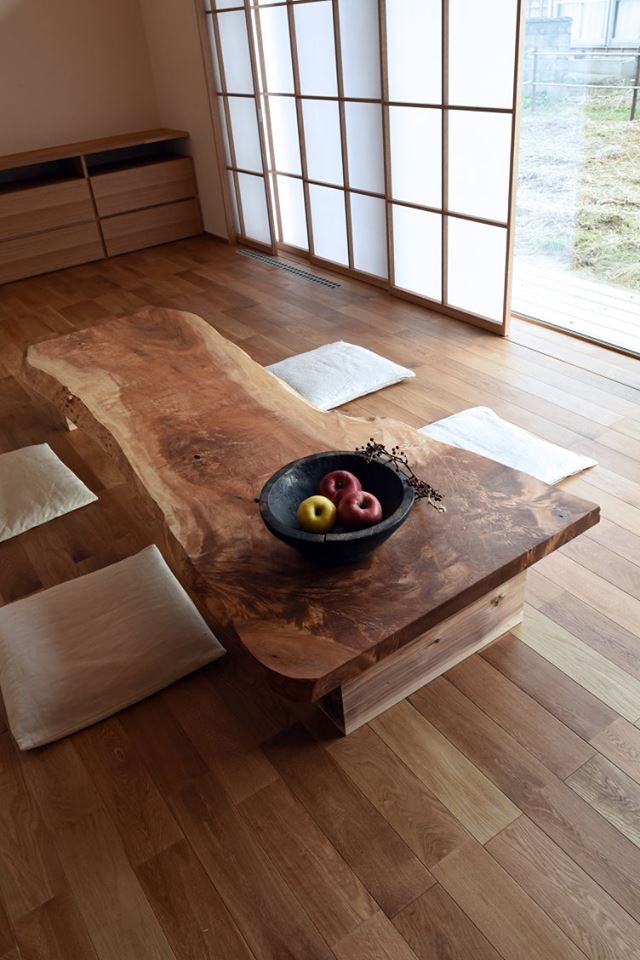 無垢の一枚板テーブルの魅力 - オーガニックスタジオ新潟